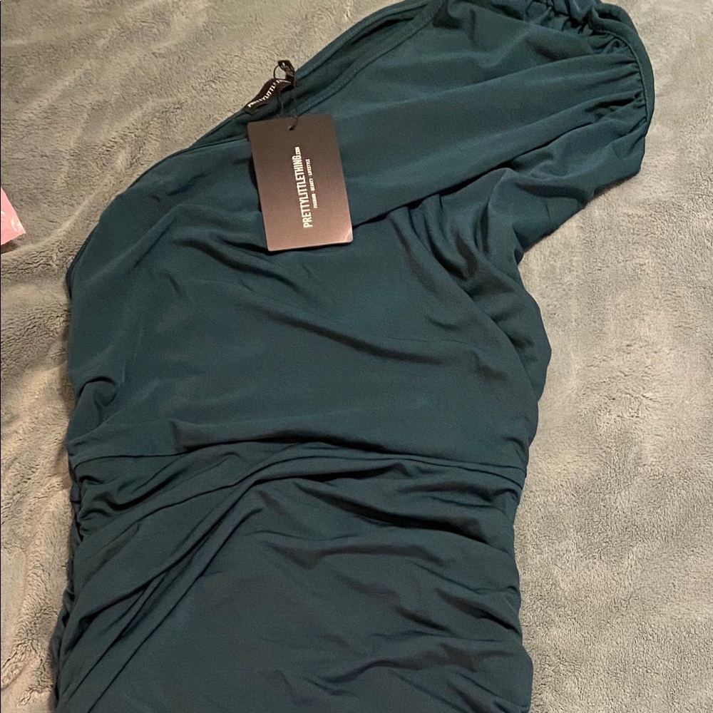 Pretty Little Thing- Ruched Midi Dress NWT